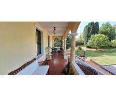 Preciosa casa de estilo indiano con piscina y vistas a la ría