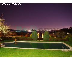 Preciosa casa de estilo indiano con piscina y vistas a la ría