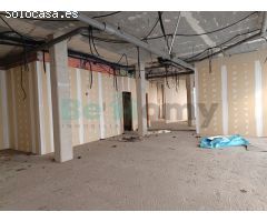 Local comercial de 350 m² en el centro de Betanzos
