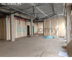 Local comercial de 350 m² en el centro de Betanzos