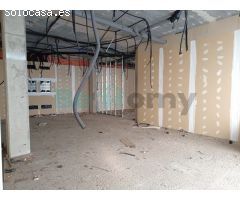 Local comercial de 350 m² en el centro de Betanzos