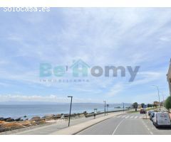 Se alquila local comercial enfrente al mar