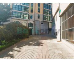 Se alquila local comercial acondicionado como Cafetería/Restaurante