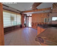 Se alquila local comercial acondicionado como Cafetería/Restaurante