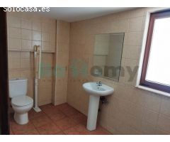 Se alquila local comercial acondicionado como Cafetería/Restaurante