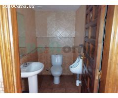 Se alquila local comercial acondicionado como Cafetería/Restaurante