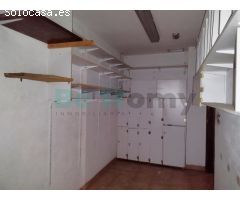 Se alquila local comercial acondicionado como Cafetería/Restaurante