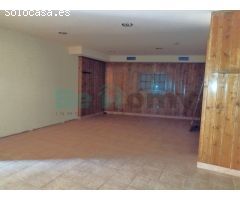 Se alquila local comercial acondicionado como Cafetería/Restaurante