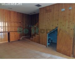 Se alquila local comercial acondicionado como Cafetería/Restaurante