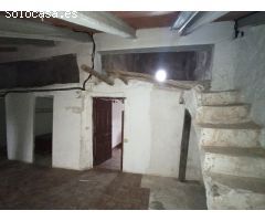 CASA EN VENTA CON 4 HABITACIONES Y PATIO EN CIRAT - CASTELLÓN