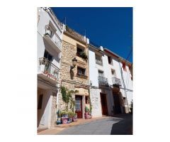 A LA VENTA CASA ADOSADA EN CASTELL DE CASTELLS - ALICANTE CON 3 HABITACIONES