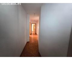 PISO A LA VENTA EN ALMERIA CON ASCENSOR Y 4 HABITACIONES