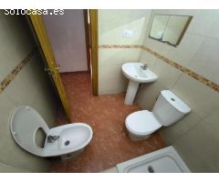 PISO A LA VENTA EN ALMERIA CON ASCENSOR Y 4 HABITACIONES