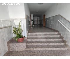 PISO A LA VENTA EN ALMERIA CON ASCENSOR Y 4 HABITACIONES