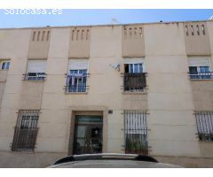 PISO A LA VENTA EN ALMERIA CON ASCENSOR Y 4 HABITACIONES