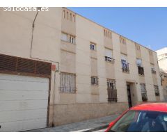 PISO A LA VENTA EN ALMERIA CON ASCENSOR Y 4 HABITACIONES