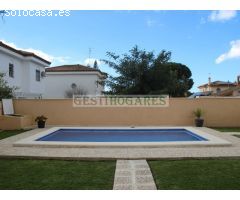 CHALET URBANO Y URBANIZADO CON PISCINA