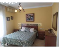 CHALET URBANO Y URBANIZADO CON PISCINA