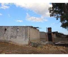 EXTENSA FINCA CON RUINA Y POSIBILIDADES DE CONSTRUCION
