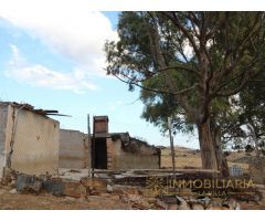 EXTENSA FINCA CON RUINA Y POSIBILIDADES DE CONSTRUCION