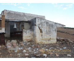 EXTENSA FINCA CON RUINA Y POSIBILIDADES DE CONSTRUCION