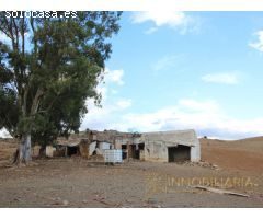 EXTENSA FINCA CON RUINA Y POSIBILIDADES DE CONSTRUCION