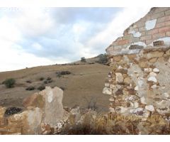 EXTENSA FINCA CON RUINA Y POSIBILIDADES DE CONSTRUCION