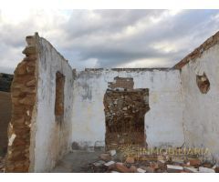 EXTENSA FINCA CON RUINA Y POSIBILIDADES DE CONSTRUCION
