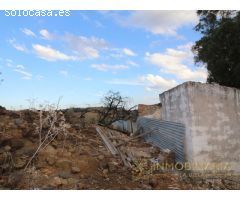EXTENSA FINCA CON RUINA Y POSIBILIDADES DE CONSTRUCION