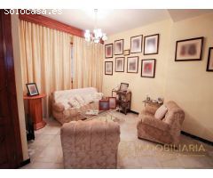 Se vende casa muy espaciosa en el centro de Coín