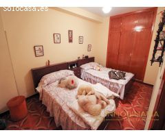 Se vende casa muy espaciosa en el centro de Coín