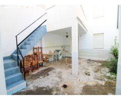 Se vende casa muy espaciosa en el centro de Coín