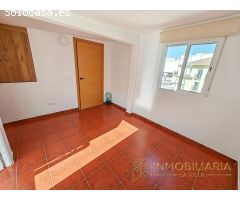¡Oportunidad única! Se venden dos propiedades en el centro de Coín