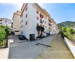 Se vende piso en Tolox con plaza de aparcamiento