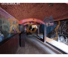 Casa adosada para reformar o restaurar para hogar al lado de la muralla de Lugo