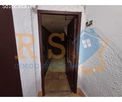 Casa adosada para reformar o restaurar para hogar al lado de la muralla de Lugo