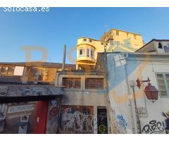 Casa adosada para reformar o restaurar para hogar al lado de la muralla de Lugo