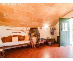 Finca rústica a pocos metros del centro de Ciutadella