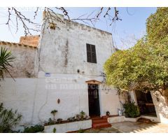 Finca rústica a pocos metros del centro de Ciutadella