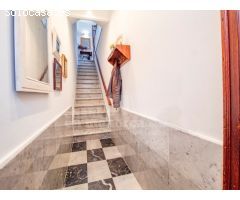 Preciosa casa unifamiliar con garaje, jardín y terrazas en Mahón
