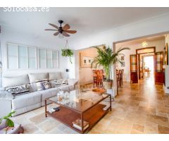 Preciosa casa unifamiliar con garaje, jardín y terrazas en Mahón