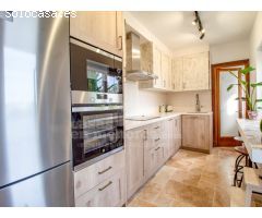 Preciosa casa unifamiliar con garaje, jardín y terrazas en Mahón