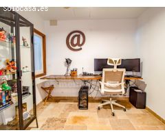 Preciosa casa unifamiliar con garaje, jardín y terrazas en Mahón
