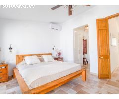 Preciosa casa unifamiliar con garaje, jardín y terrazas en Mahón