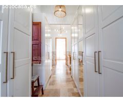 Preciosa casa unifamiliar con garaje, jardín y terrazas en Mahón