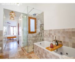 Preciosa casa unifamiliar con garaje, jardín y terrazas en Mahón