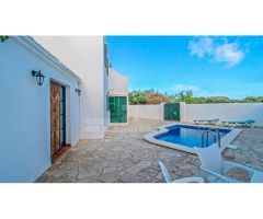 Chalet con piscina y garaje en Son Vilar
