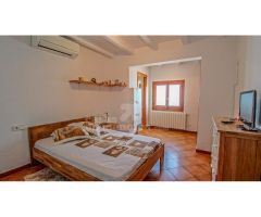 Chalet con piscina y garaje en Son Vilar