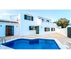 Chalet con piscina y garaje en Son Vilar