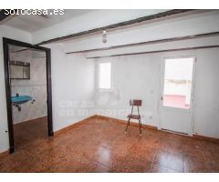 Casa y local comercial en Alaior